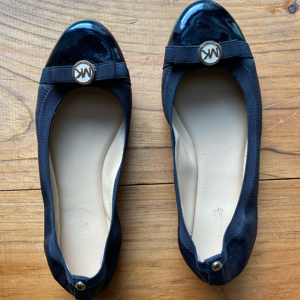 Black Michael Kors flats